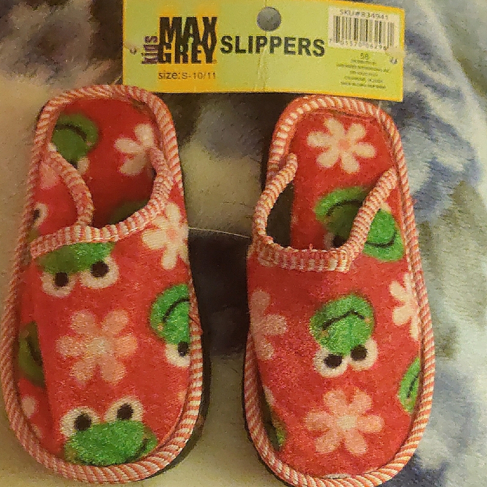 Max Grey Frog Pattern Velour Slippers, New with Tags